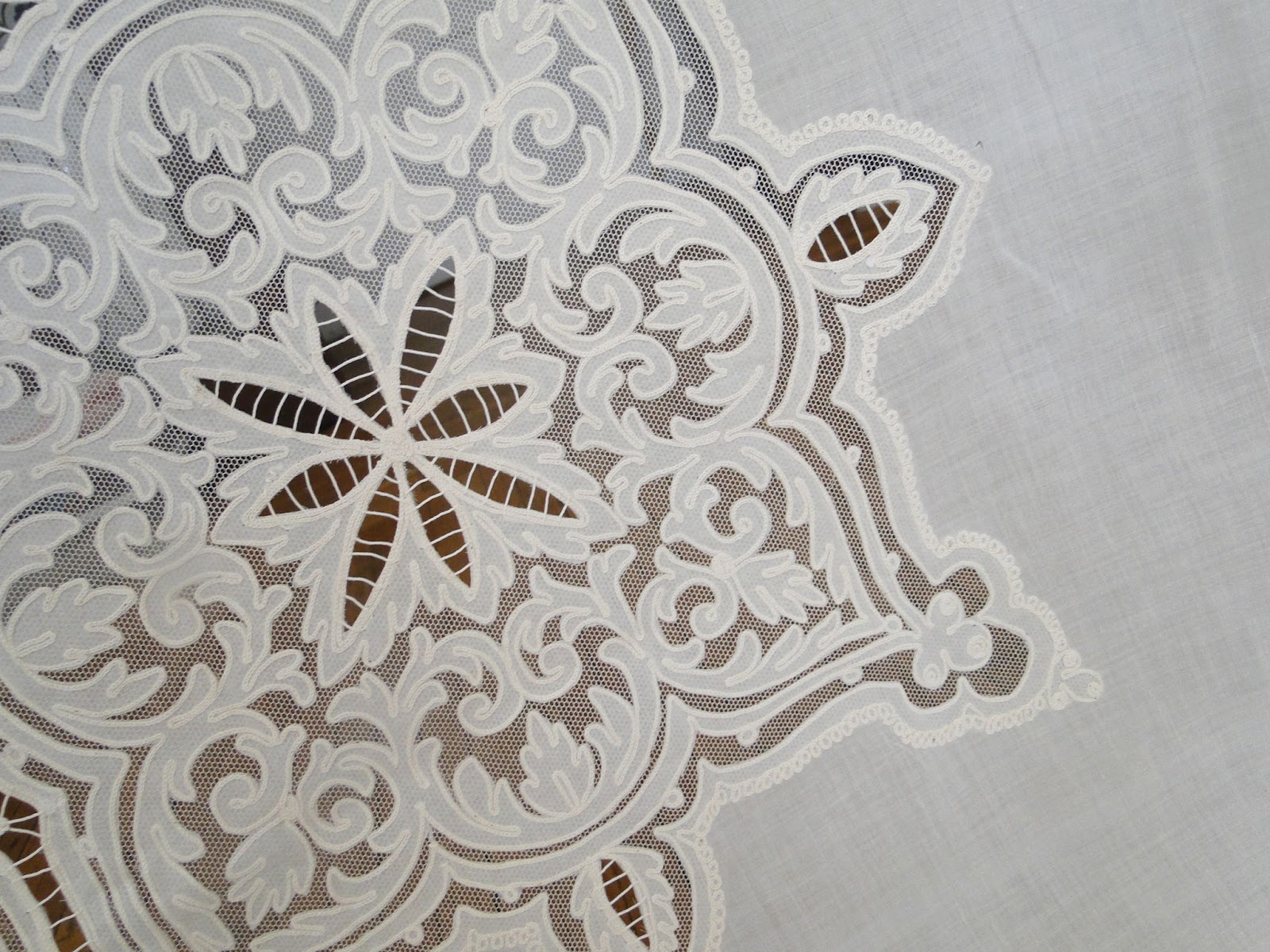 Buyer Seller Of Antique Lace Fine Linens Vintage Clothing