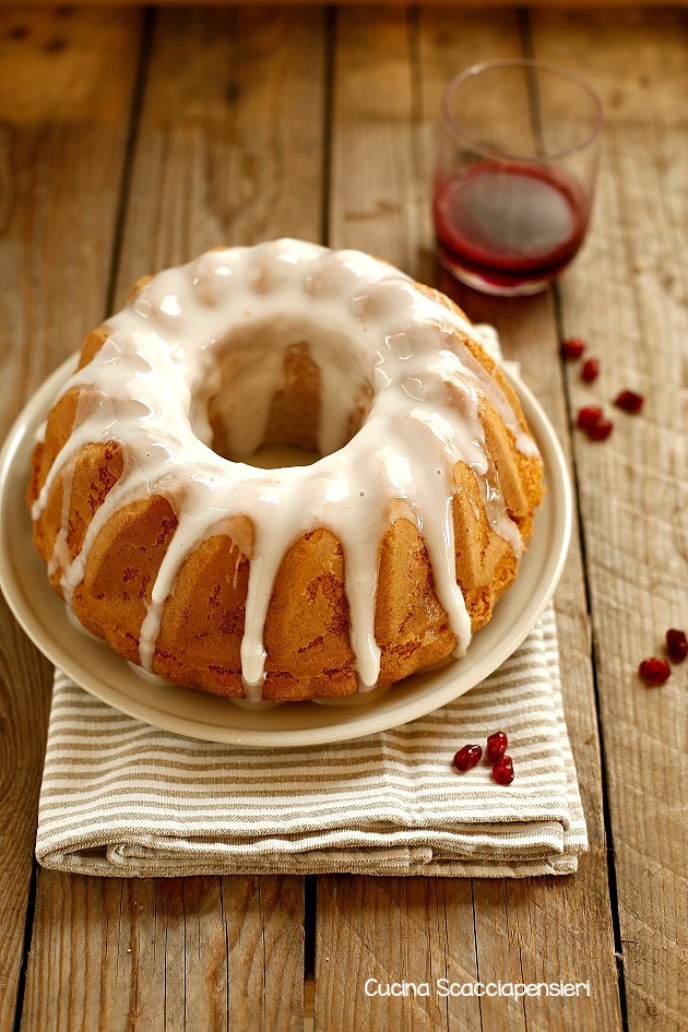 Ciambella Alla Vaniglia E Latte Di Mandorle Con Sciroppo Alla Melagrana Cucina Scacciapensieri
