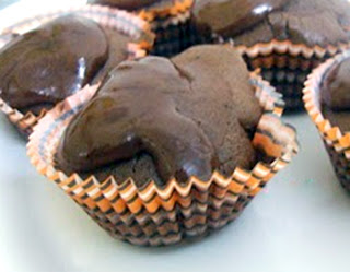 Microwave Cupcakes with Chocolate Frosting: True cupcake with a rich chocolate frosting that is adapted to be cooked in a microwave