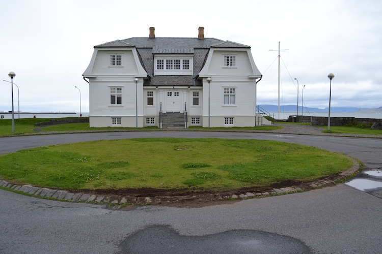 Noch Einmal Island Kleines Haus Mit Grosser Geschichte Fadenspiel Und Fingerwerk