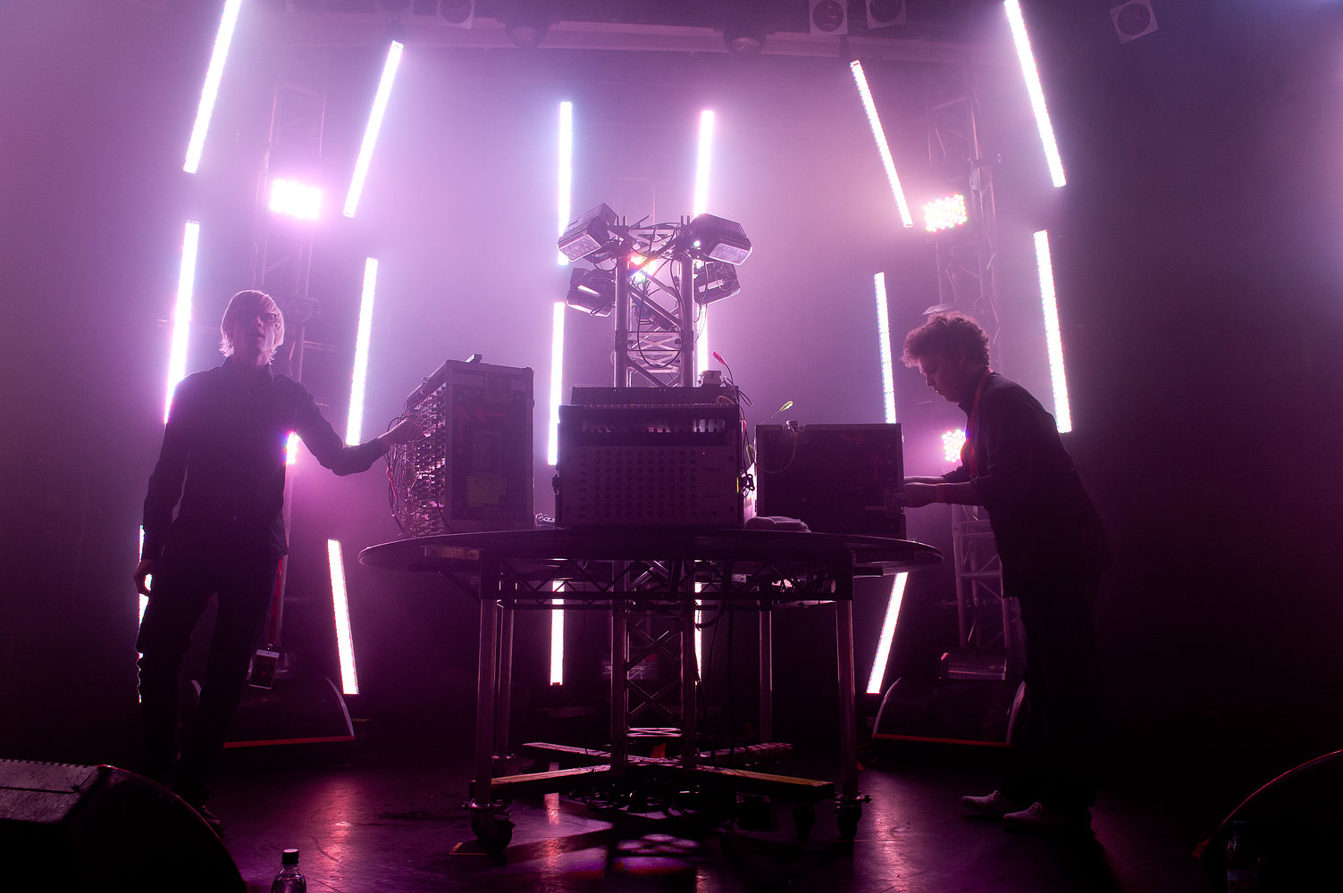 Simian mobile disco synthesise no voodoo 06 picture