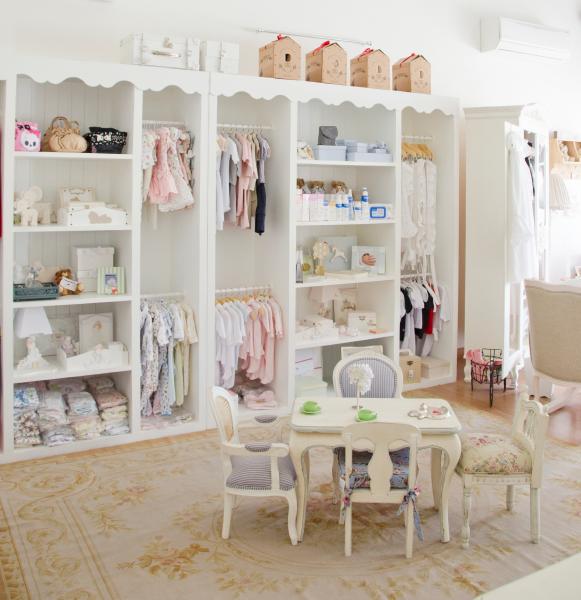 baby shop Baby boutique display, Baby store display, Store interior