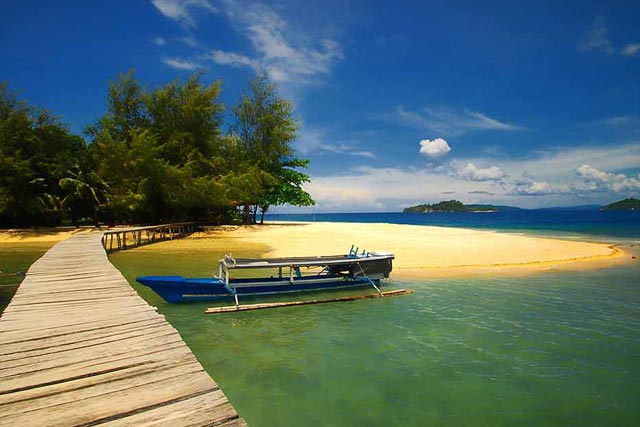 12 Tempat Wisata Bahari Terbaik Di Indonesia