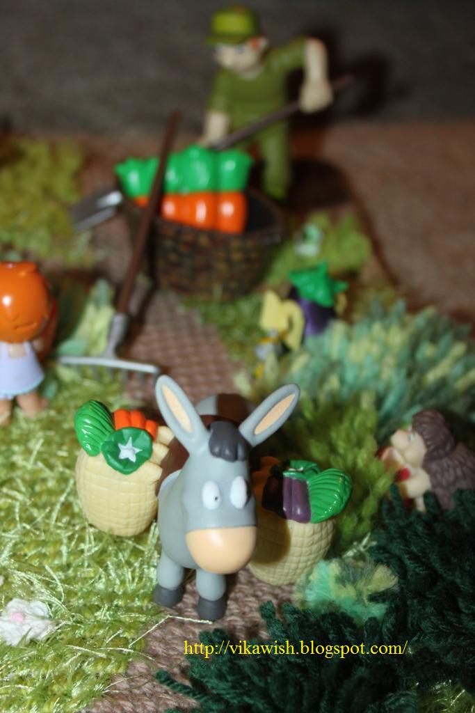 Животные на Ферме №5: ослик, часть забора