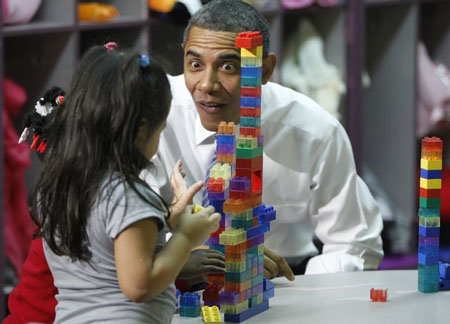 Hình ảnh chế hài hước của Obama - Cảm xúc vui, obama  tron mat nhin con gai