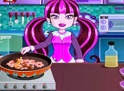 The girls from Monster High can not miss the celebration of Halloween. To celebrate such an important occasion Draculaura cook a delicious pizza to share with her friends Frankie Stein and Lagoona Blue. Draculaura helps prepare the pizza, cut and cooking ingredients, prepare the sauce and cooking pizza, happy halloween to all. Monster High Halloween Pizza