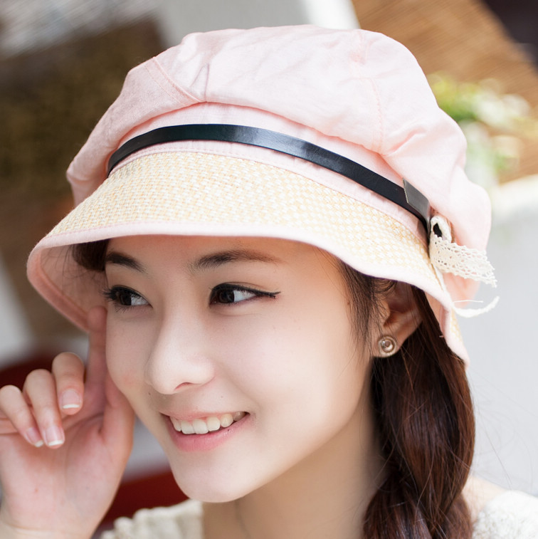 Cute girls with caps display pics Awesome dp