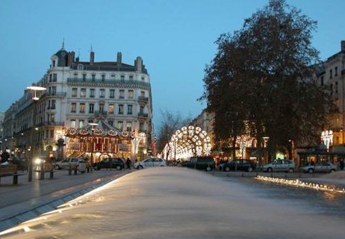 نقره لعرض الصورة في صفحة مستقلة