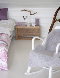 Dormitorio Blanco, Gris y Púrpura : Deco-Inspiracion.com
