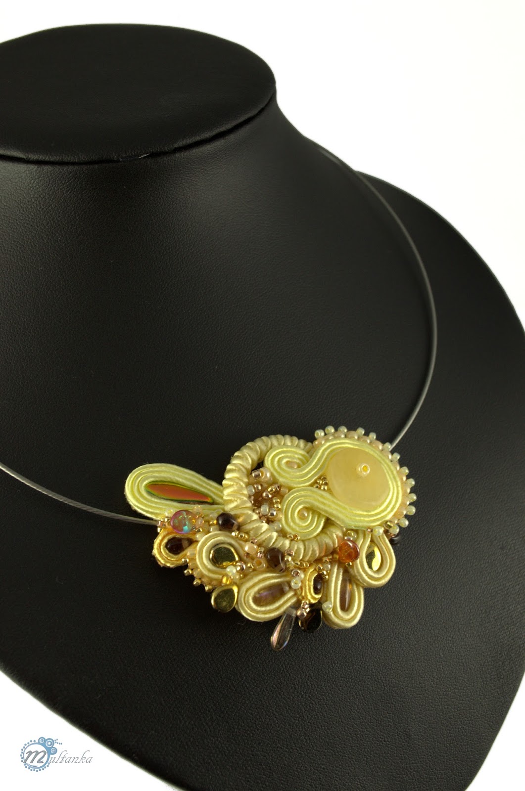 żółty niewielki naszyjnik sutasz. wykonanie - multanka żółty niewielki naszyjnik sutasz. wykonanie - multanka