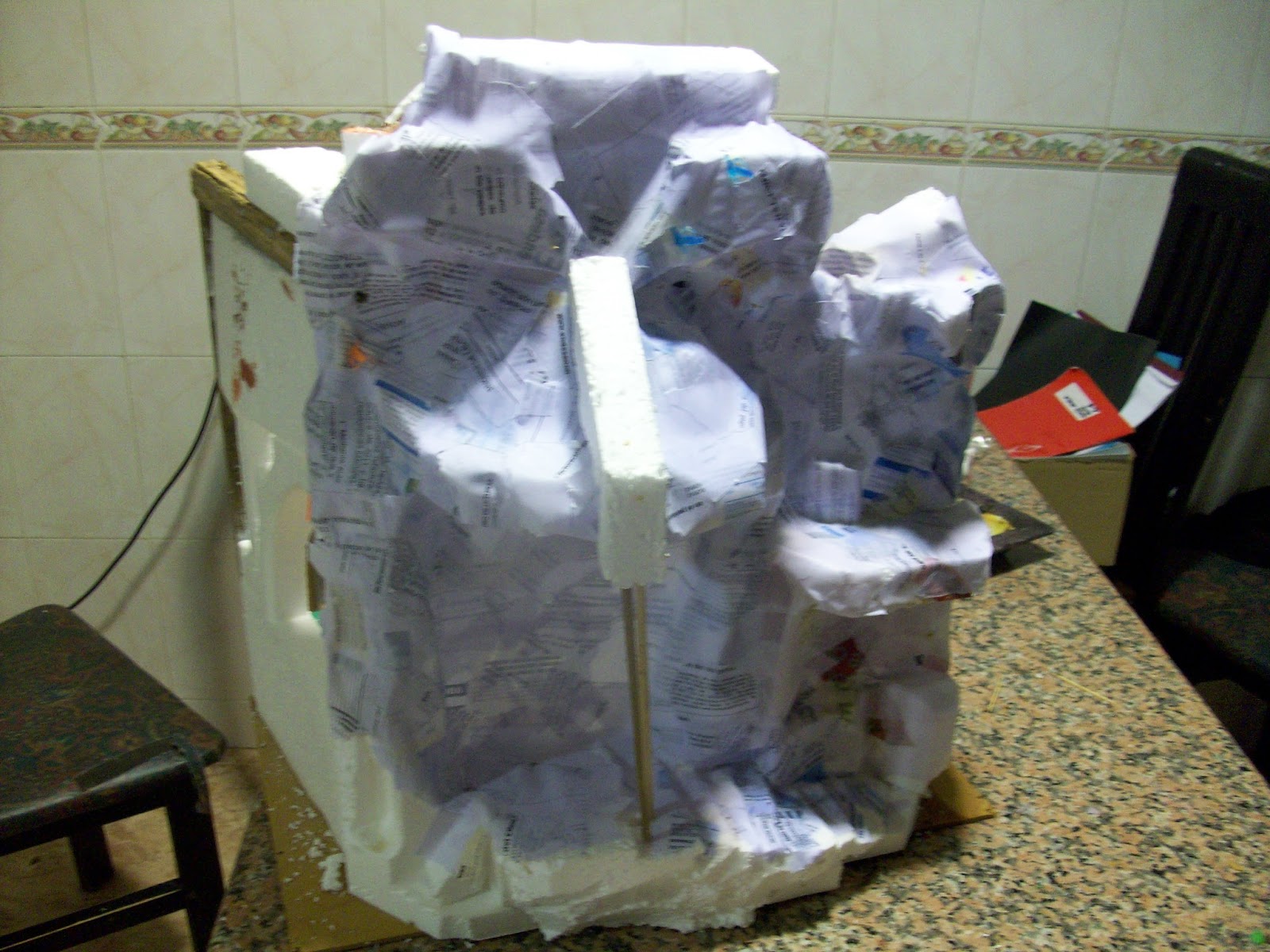 MANUALIDADES CON SCULPEY: Una montaña de papel maché