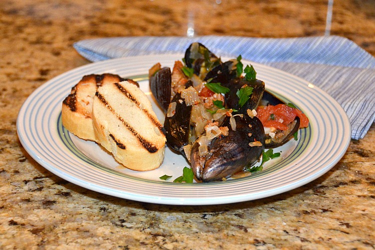 APPLE A DAY Mussels with Chorizo and White Wine