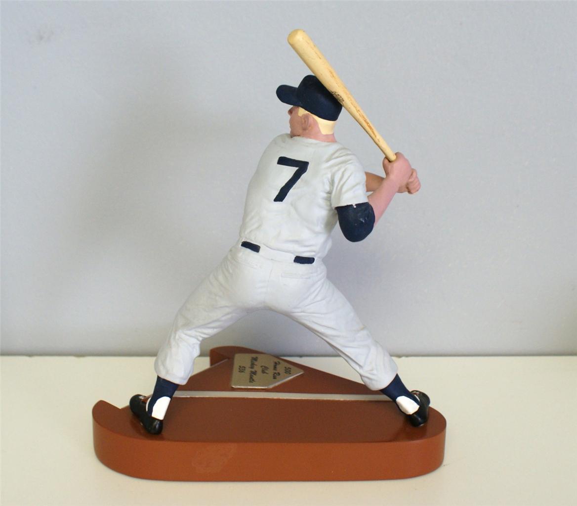 MICKEY MANTLE BASEBALL SALVINO FIGURINE 690 OF 950 Gold Crafters