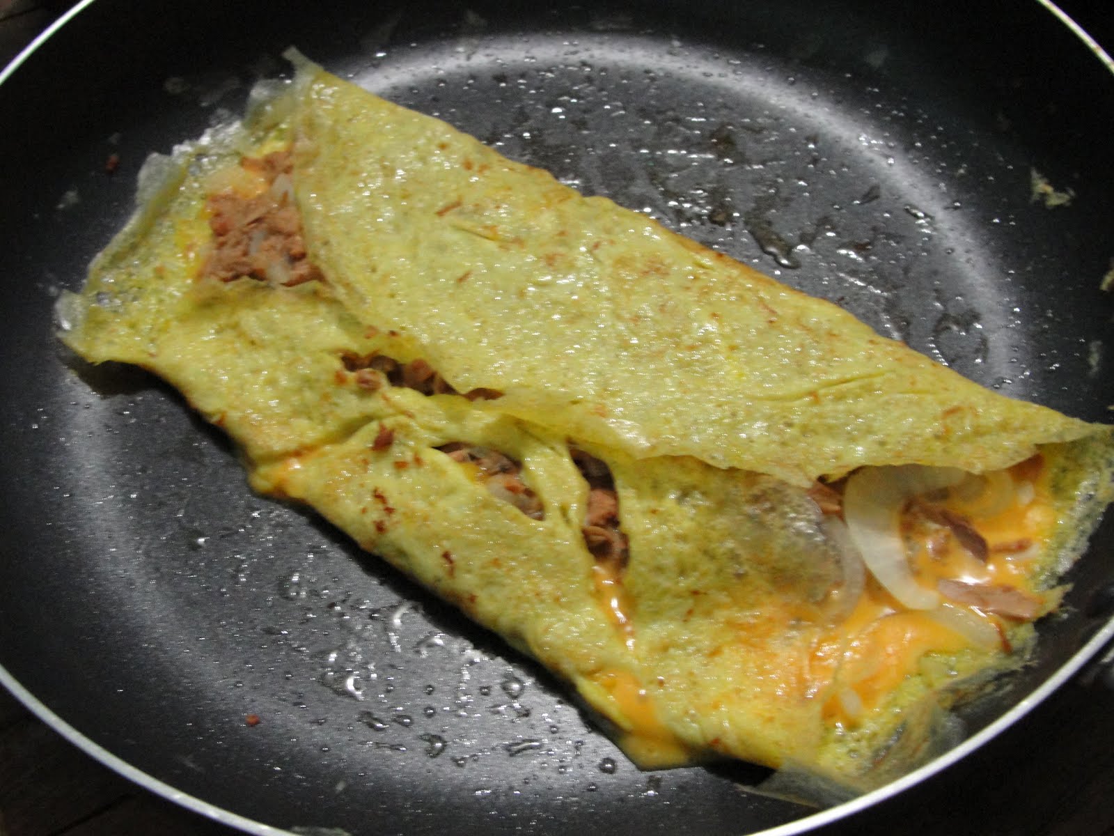 Jellybean74170: Tonight's Dinner: Tuna and Cheese Omelet