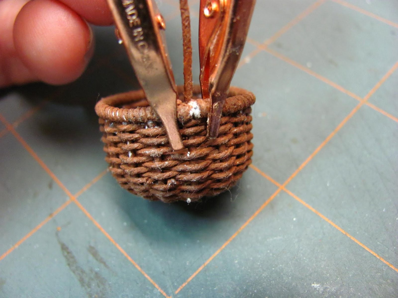 HowTo Weave A Miniature Basket. Обсуждение на