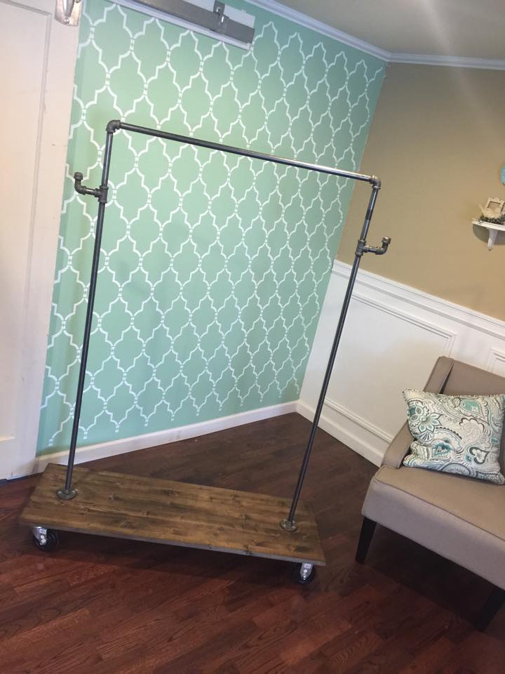 One Thrifty Chick DIY Clothing Rack { 30 minute project }