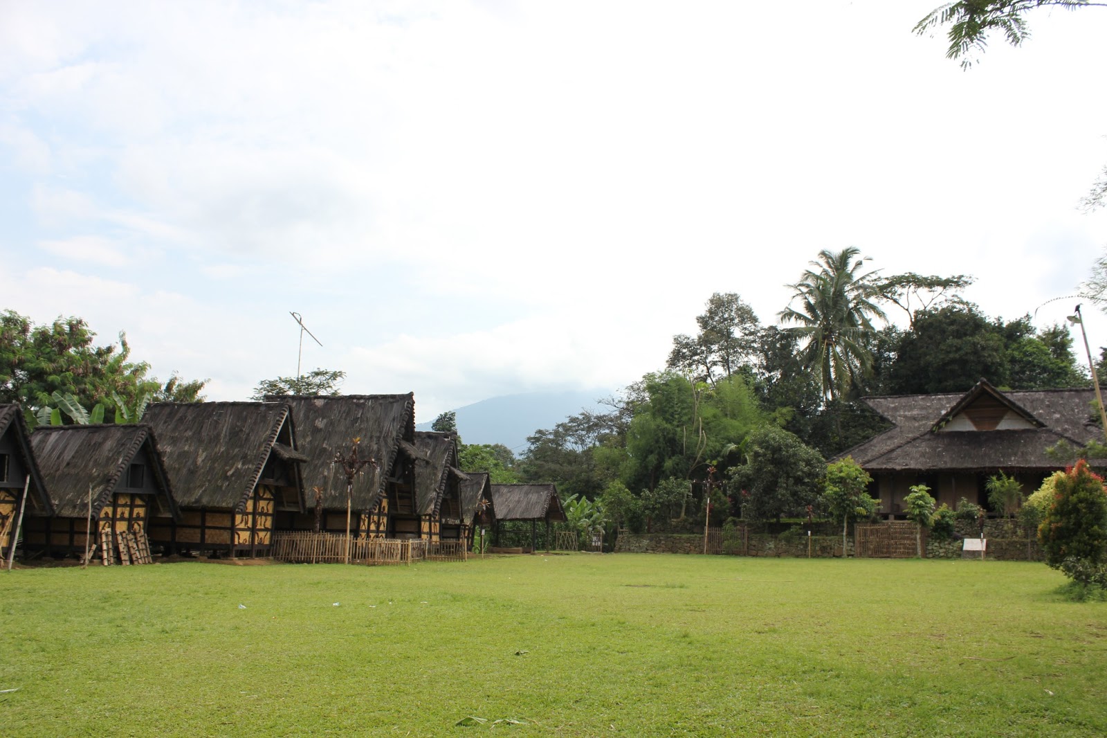 Komunikasi Antarbudaya: Sebuah Pengalaman di Kampung Budaya Sindang Barang