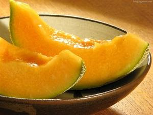 نقره لتكبير أو تصغير الصورة ونقرتين لعرض الصورة في صفحة مستقلة بحجمها الطبيعي