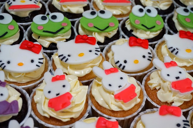 Hello Kitty Cupcakes - Everyday Annie