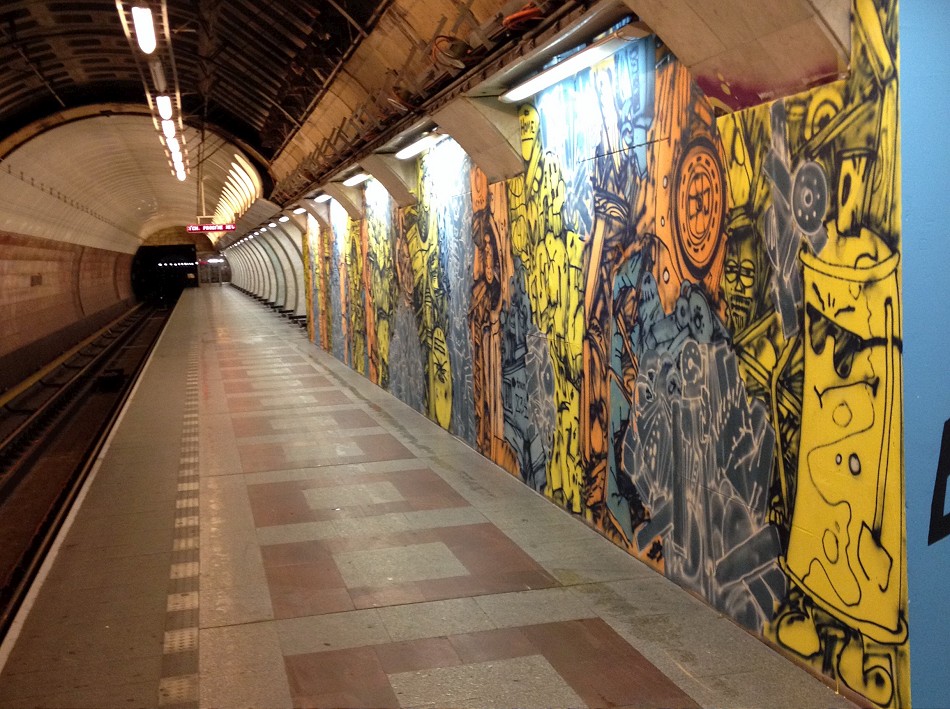 Jan Kaláb x Michal Škapa aka Tron x Pasta Oner x XDog paint a metro