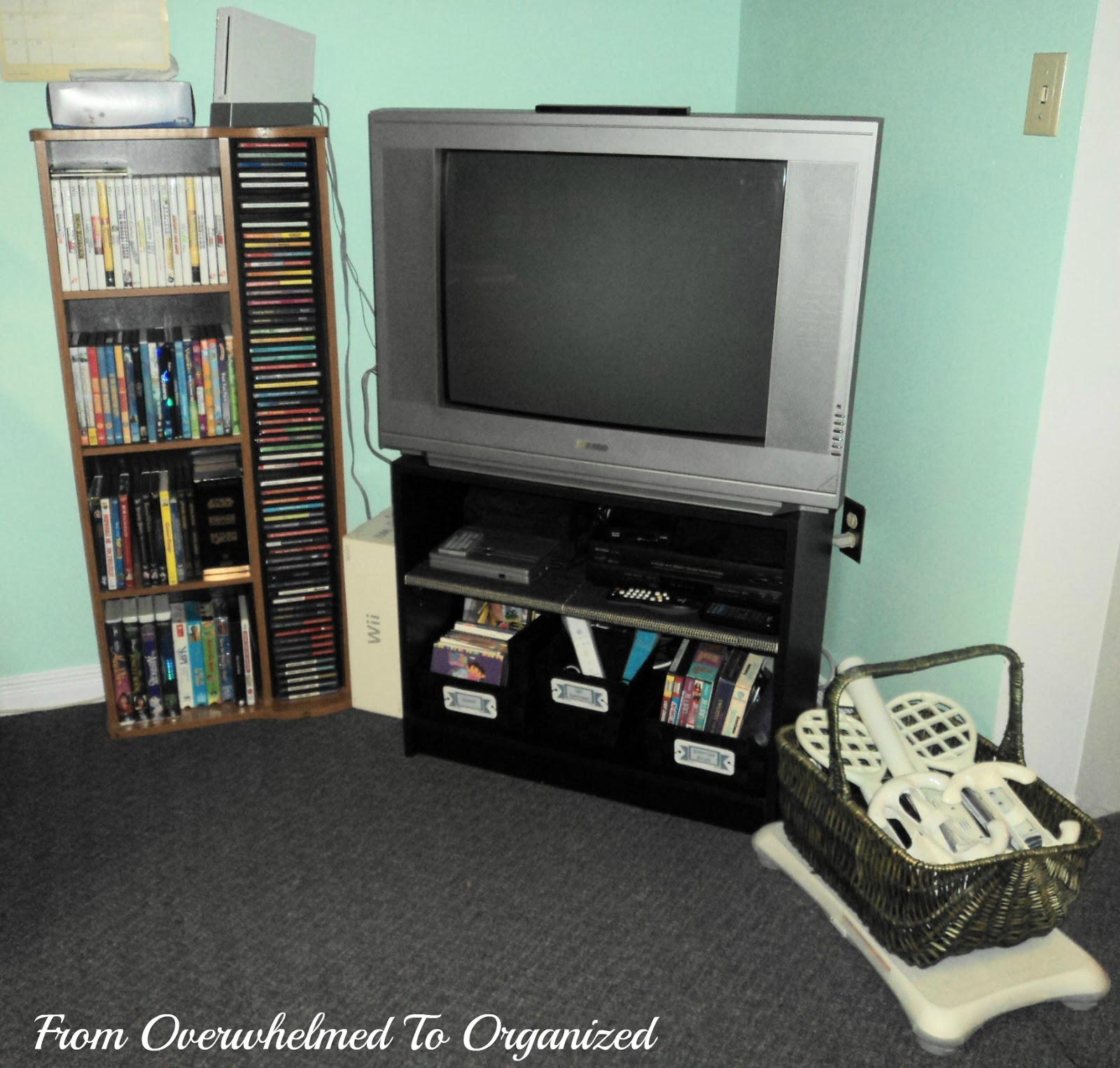 Day 4 Electronics/Entertainment Organizers {31 Cheap & Easy DIY