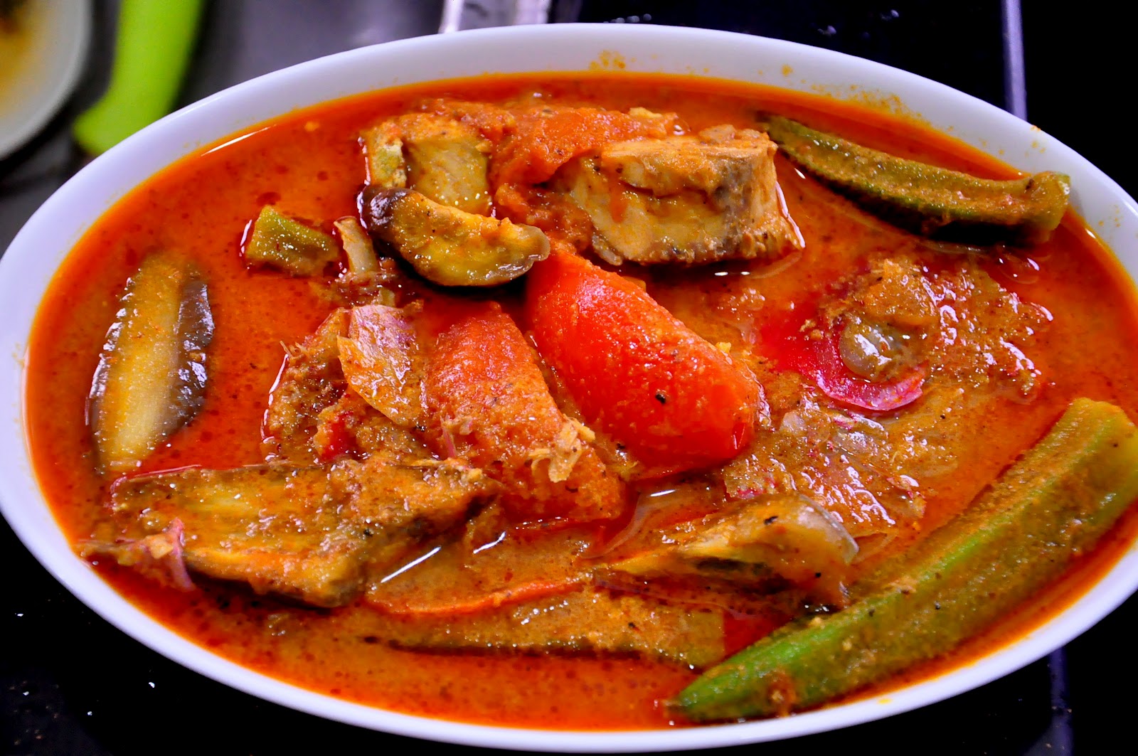 Anna Pesona Arjuna Kari Ikan Merah