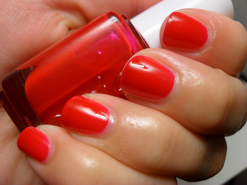 Polished Claws Up! Essie Jelly Apple