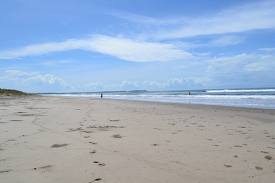 PANTAI PASIR GUNUNG GEDER 