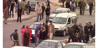 عاجل| تدخل عنيف على و قفة سلمية بشارع السمارة و سقوط عدة ضحايا 
