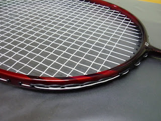 【美品】YONEX ARMORTEC 900 POWER レッド【正規品】 YONEX (ヨネックス) ARMORTEC 900 POWER バドミントンラケット