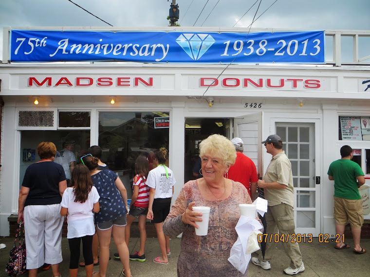 1 happy donut girl in Geneva on the Lake.