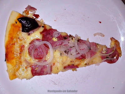 Gato Xadrez: Fatia da pizza de Calabresa