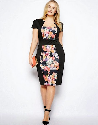 Foto model dengan gaun long dress