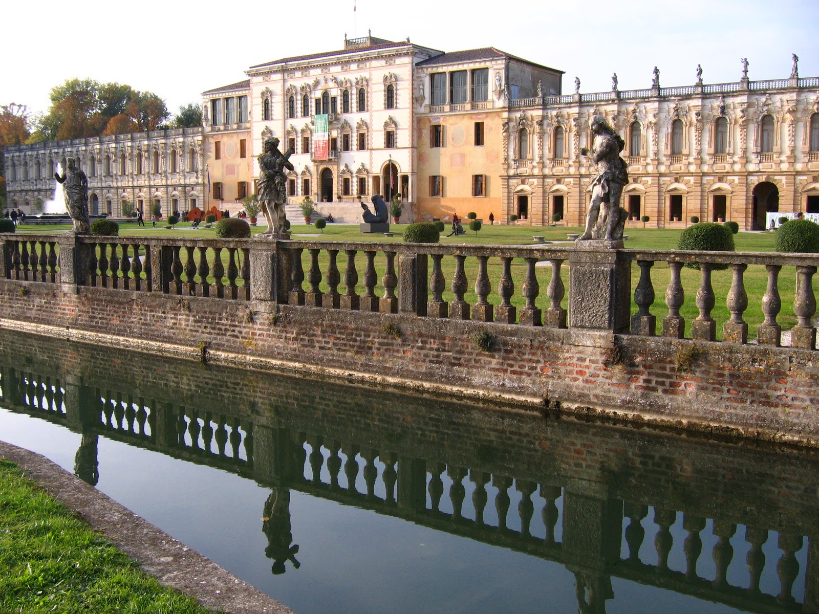 Art and Antiques PIAZZOLA SUL BRENTA LA VERSAILLES DELL'ANTIQUARIATO