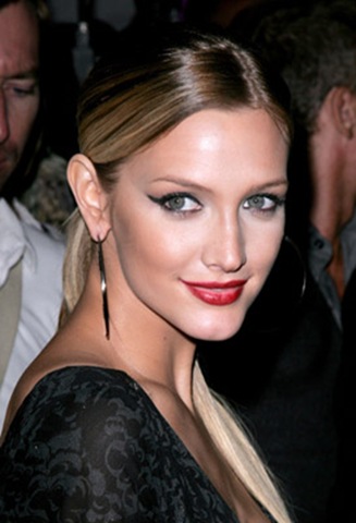 Cat Eye / Winged Eye Liner cat eyes foto. Cat Eye / Winged Eye Liner