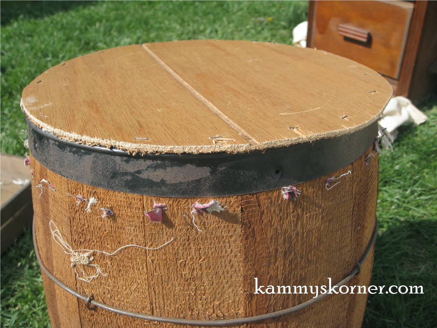 Kammy's Korner Seat To Rustic Barrel Trash Can