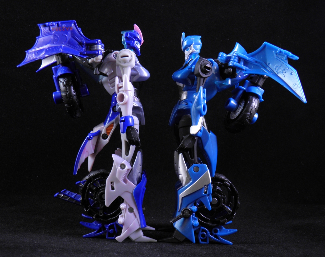 She's Fantastic Transformers Prime Beast Hunters ARCEE!