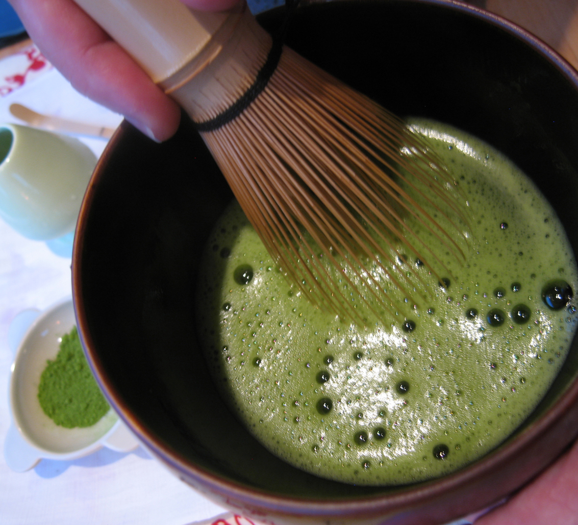 LIFE OF LINUZ Tea ceremony making matcha