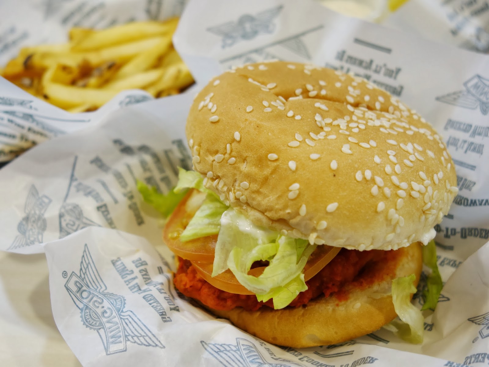 PinkyPiggu WINGSTOP! Make A Stop For AmericanStyle Buffalo Wings At Singapore's Bedok Mall!