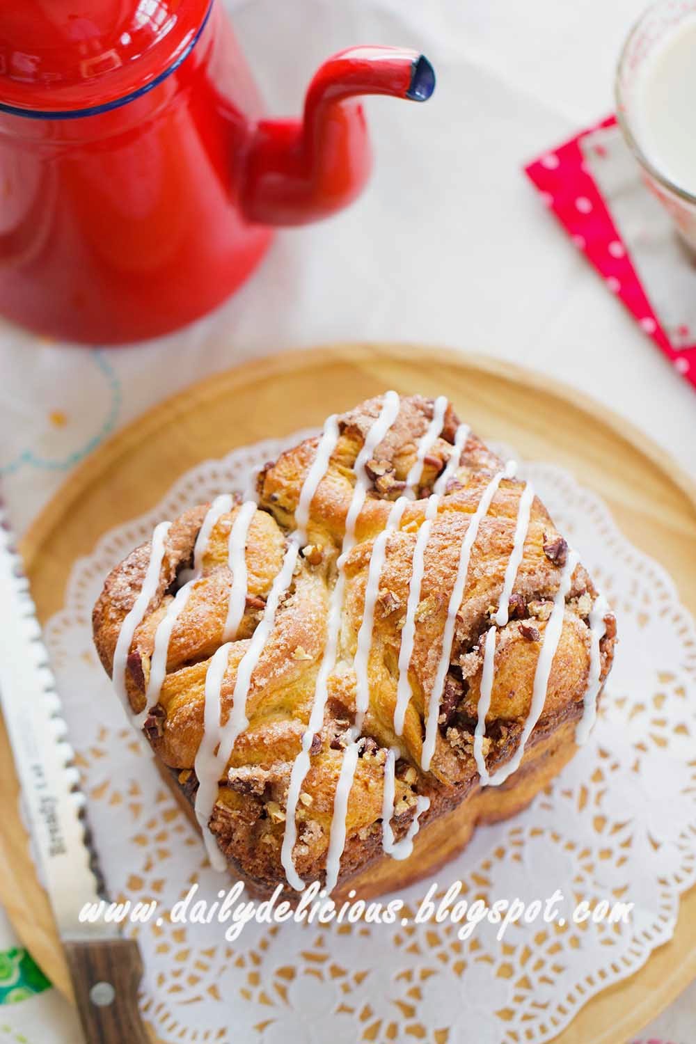 dailydelicious Cinnamon nut buns