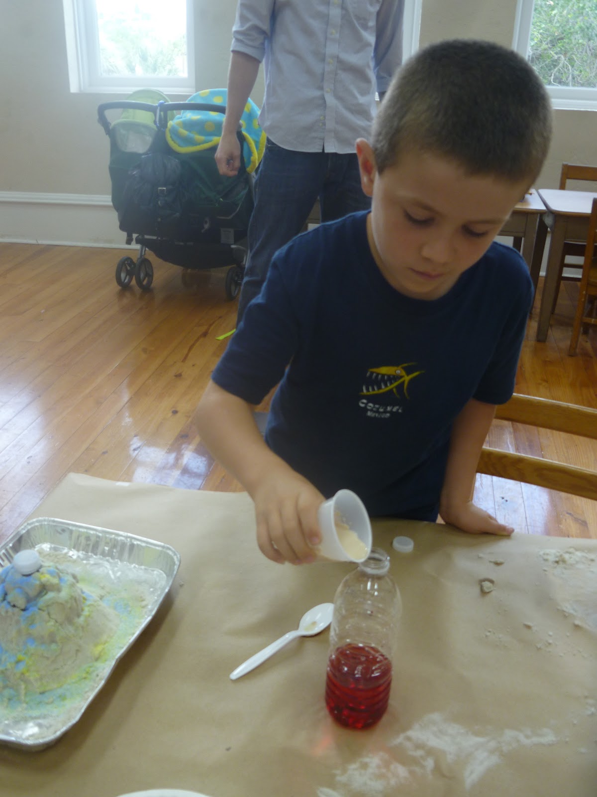 HOW TO MAKE A VOLCANO WITH HYDROGEN PEROXIDE + YEAST! (SCIENCE SUNDAY) Mama to 6 Blessings