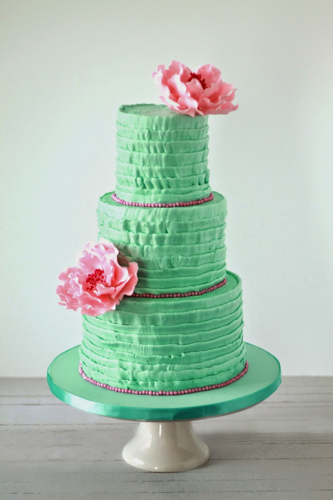 Sweet Avenue Cakery Elegant Ivory and Gold Wedding Cake Hamilton