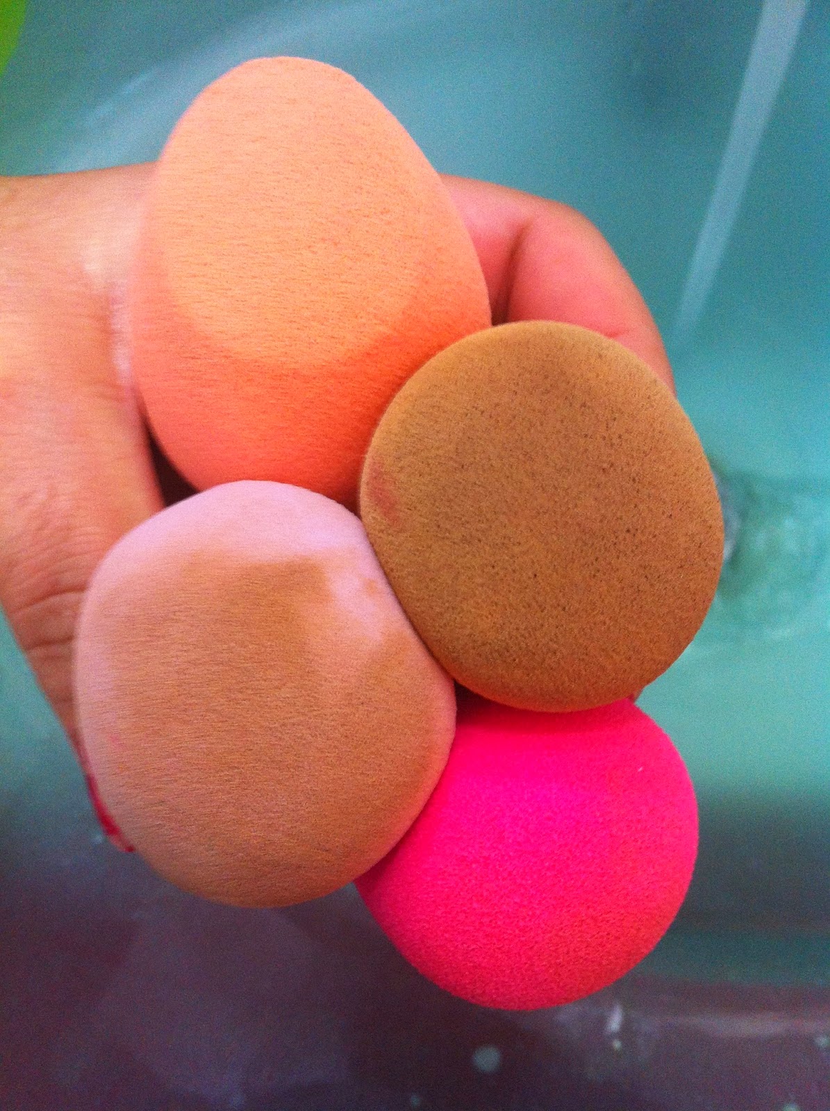 Gamze Çelikdemir Kendin Yap Makyaj Süngeri Temizleyicisi \ DIY