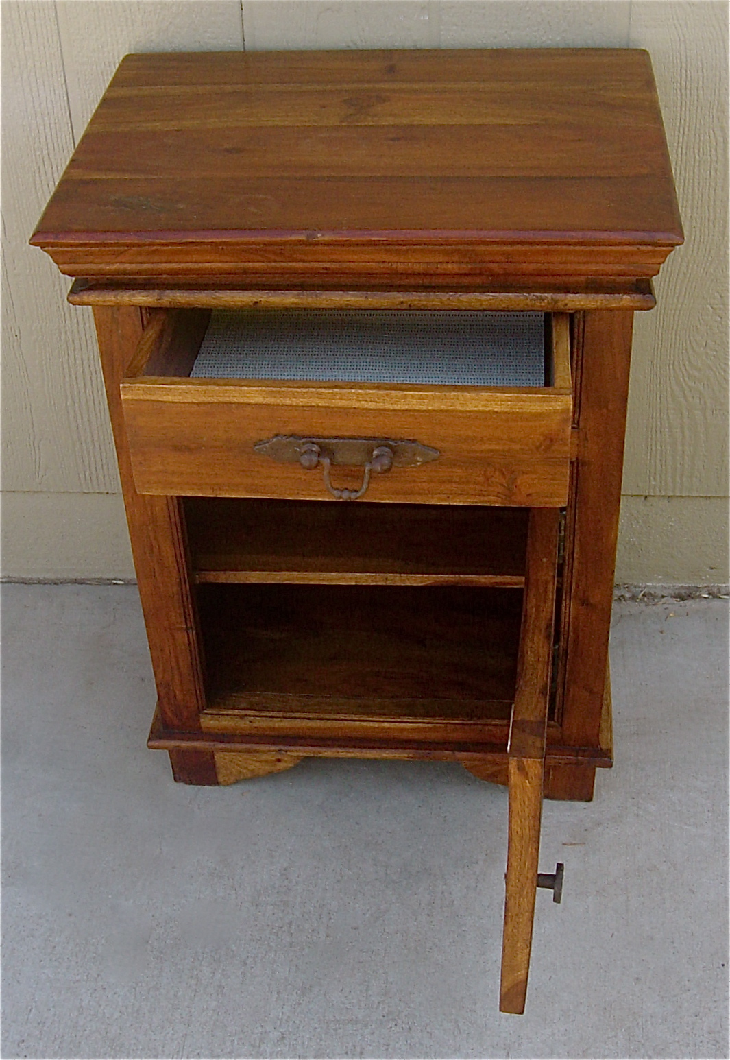 The Backyard Boutique by Five to Nine Furnishings April 2012