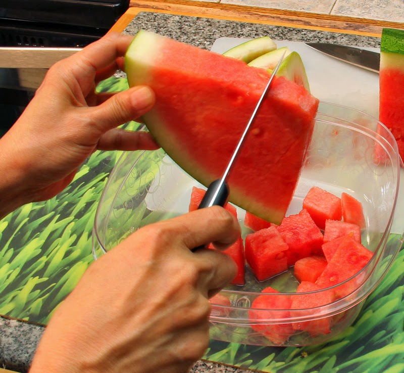 LearnSomethingNew How to Slice Watermelon into Chunks