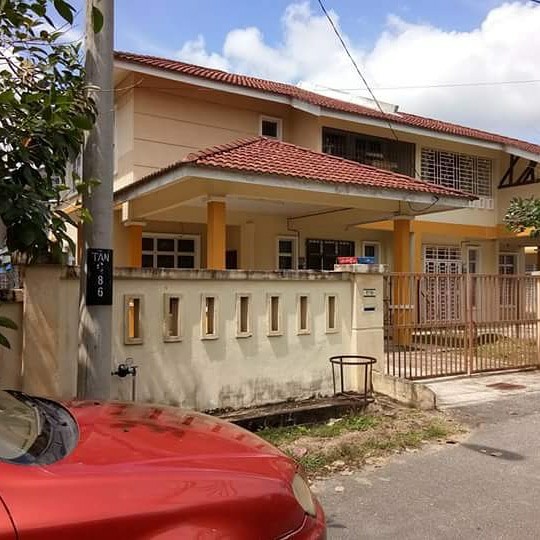 Rumah berkembar 2 tingkat Taman Baiduri K.Berang