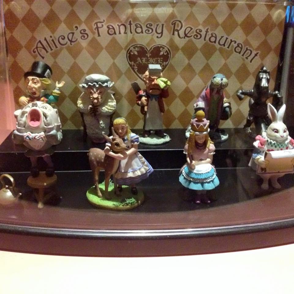 Alice in Fantasy Book Cherry