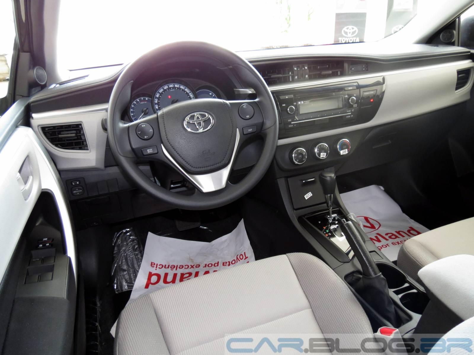 Toyota Corolla 2.014 - Página 12 Novo-Corolla-2015-interior+(4)