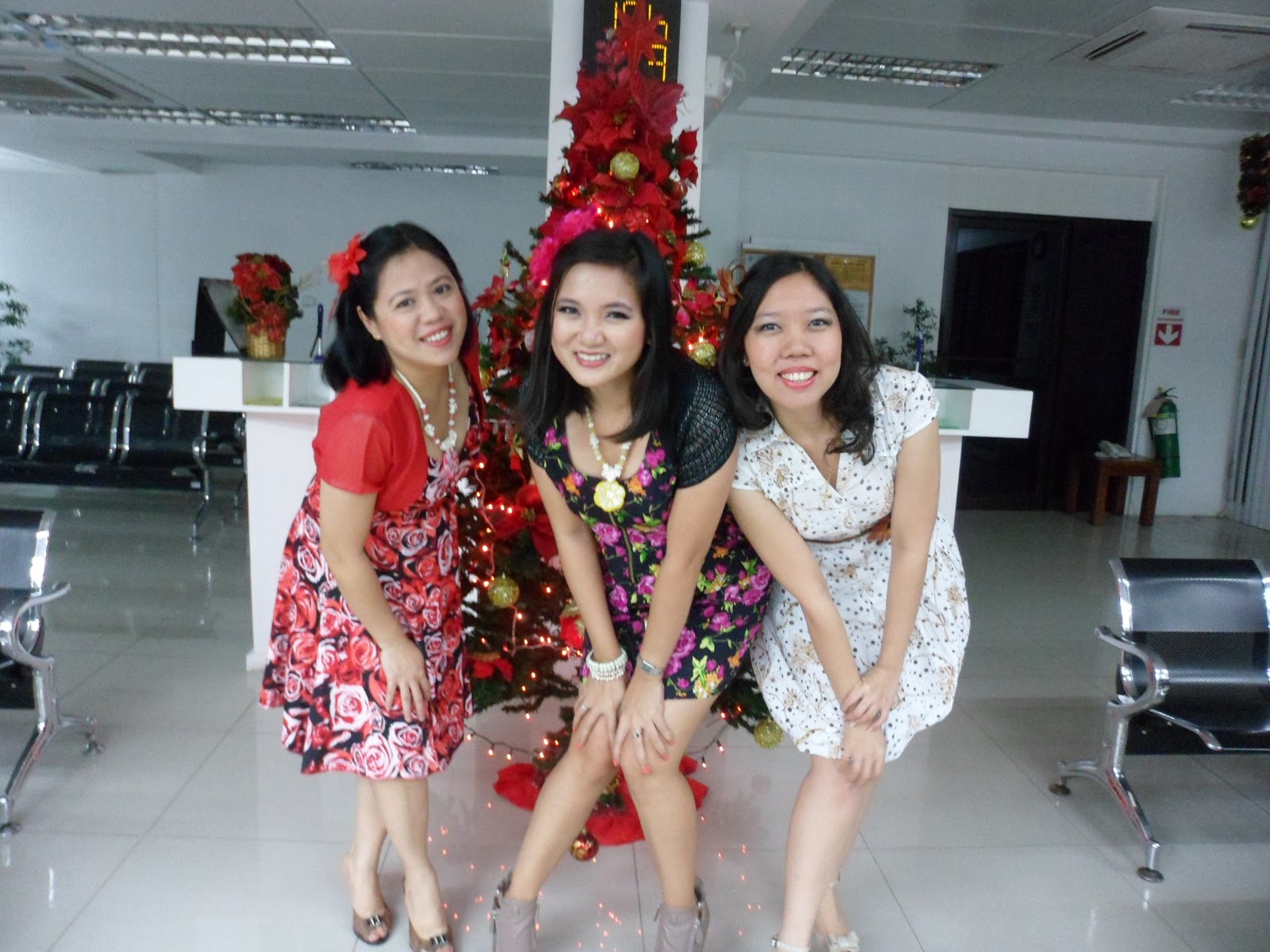 hawaiian outfit for christmas party