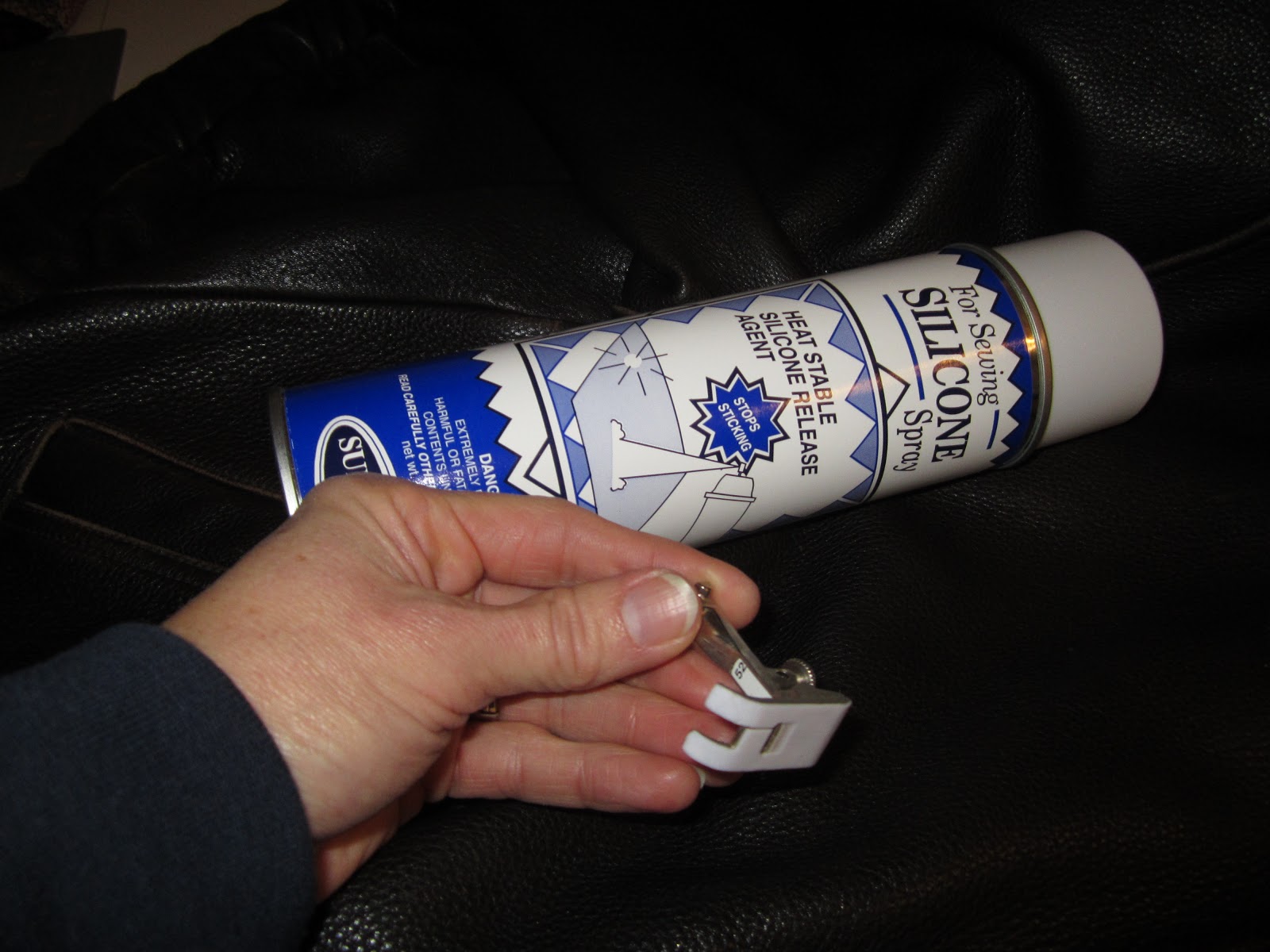 Kay'z Quiltz Zipper Replacement in a Leather Jacket Tutorial